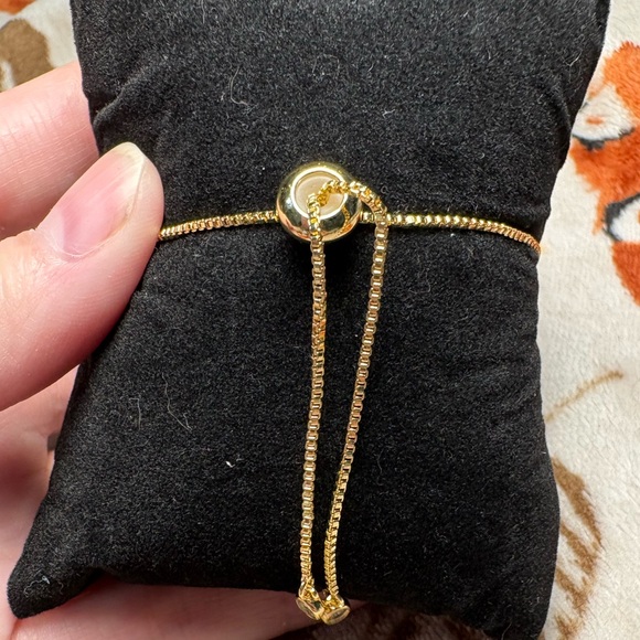 Handmade Green and Gold Beaded Bolo Bracelet - Picture 4 of 7